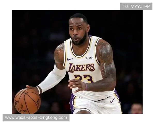 湖勇大战:詹姆斯关键封盖成“制胜符”,专家狂赞