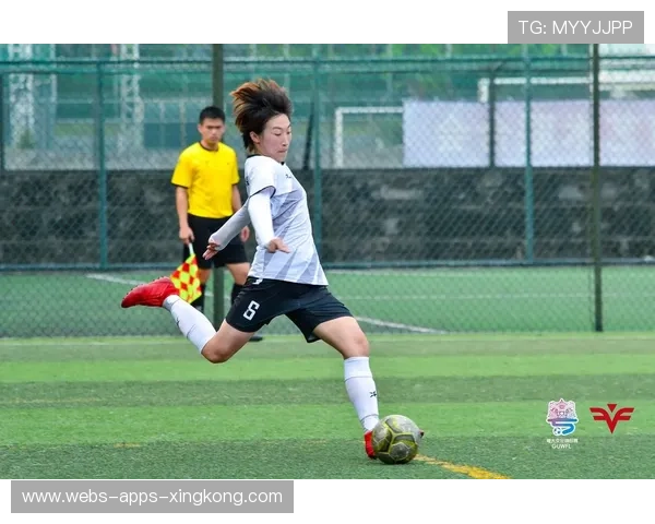 大学生足球联赛精彩进球入选集锦